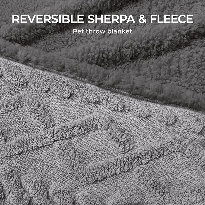 Waterproof Pet Blanket, Liquid Pee Proof Dog Blankets for Sofa Bed Couch, Reversible Sherpa Fleece Furniture Protector Cover for Small Medium Large Dogs Cats,Light Grey Small（40" x 28"）
